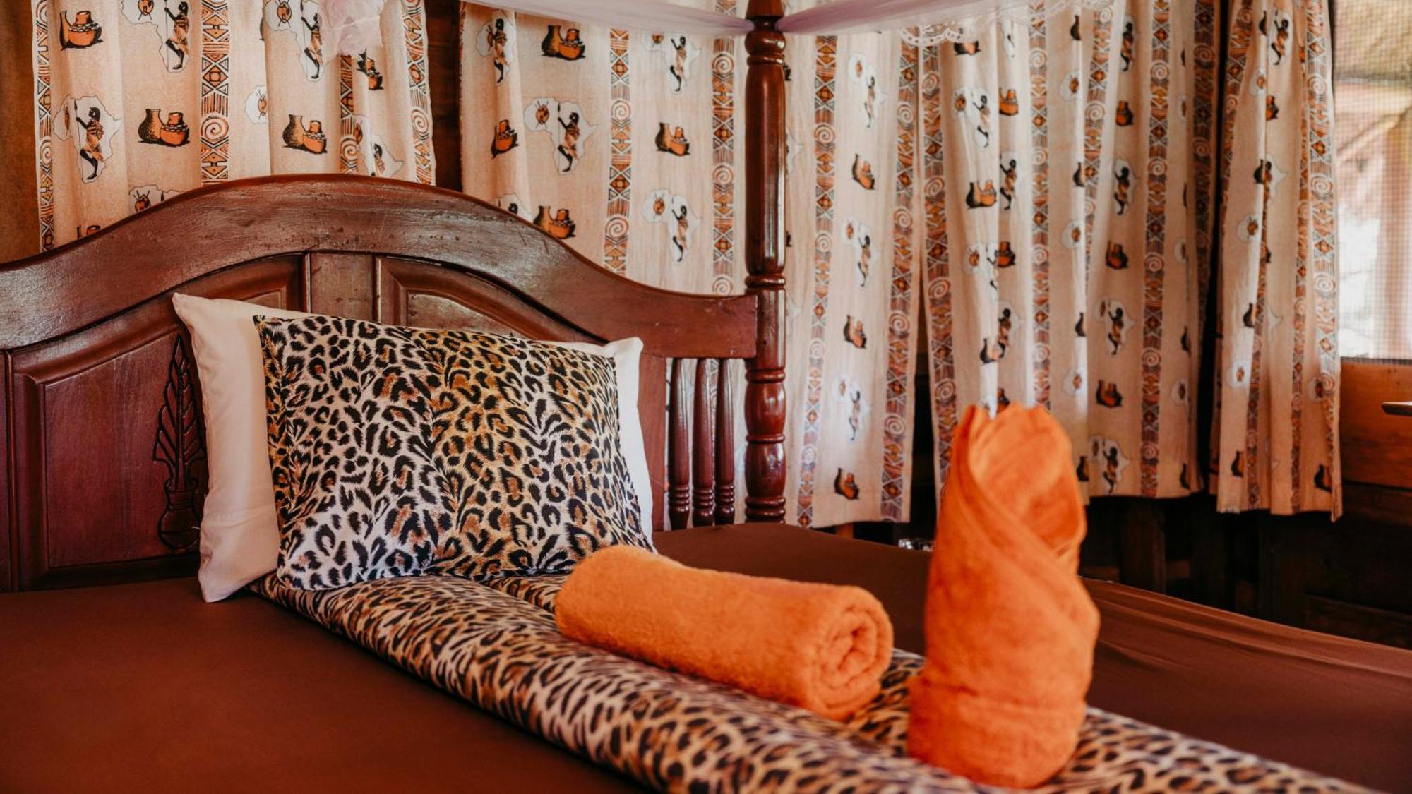 Mama Washindi Lodge Pakwach Bagian luar foto