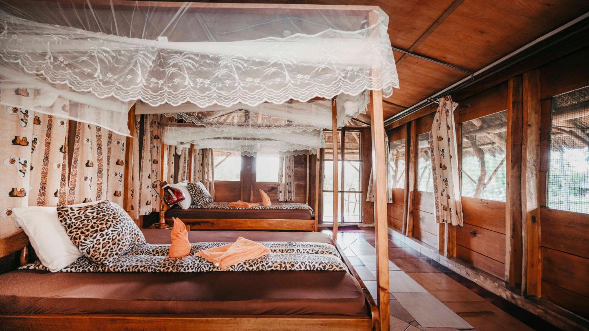 Mama Washindi Lodge Pakwach Bagian luar foto