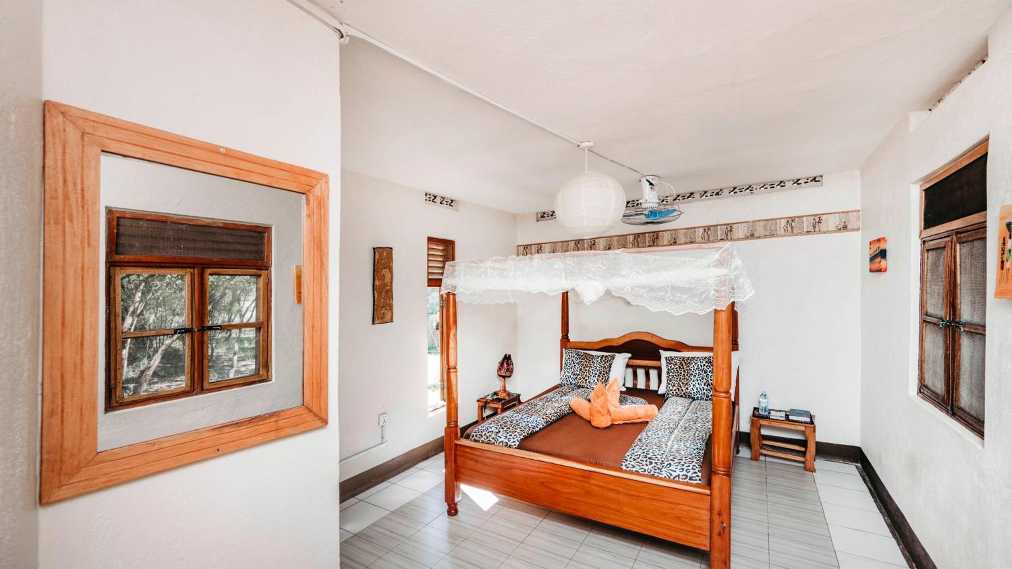 Mama Washindi Lodge Pakwach Bagian luar foto